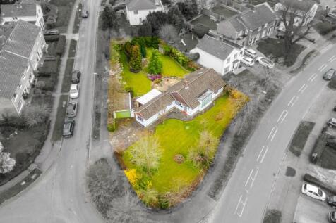 Welwyn Garden City, Hertfordshire, AL8 2 bed detached bungalow for sale