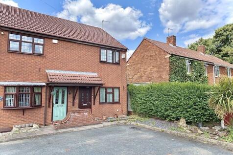 Gorge Road, SEDGLEY, DY3 1LF 2 bed semi