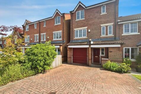 4 bedroom semi-detached house for sale