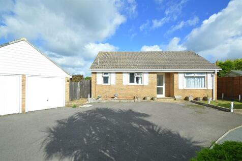 CHAIN FREE * LAKE 2 bed detached bungalow for sale
