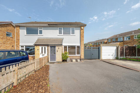 3 bedroom semi-detached house for sale