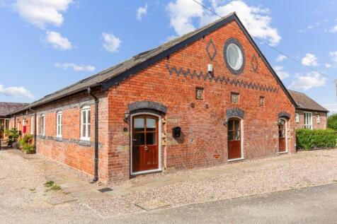 Cornish Hall Barns, Holt, LL13 3 bed barn conversion for sale