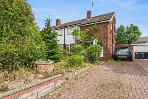 Richmond Crescent, Vicars Cross, CH3 4 bed semi