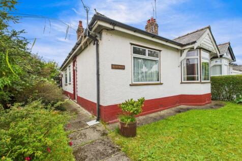 2 bedroom semi-detached bungalow for sale