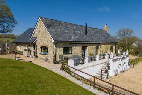 GODSHILL 3 bed barn conversion for sale