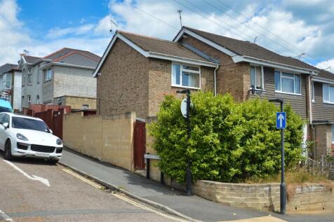CENTRAL RYDE 1 bed end of terrace house for sale
