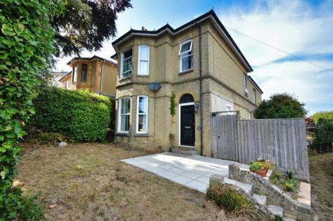 CENTRAL RYDE 5 bed detached house for sale