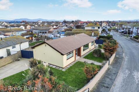 Berwyn Crescent, Kinmel Bay LL18 4 bed bungalow for sale