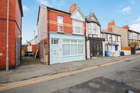 Bedford Street, Denbighshire LL18 2 bed property with land for sale