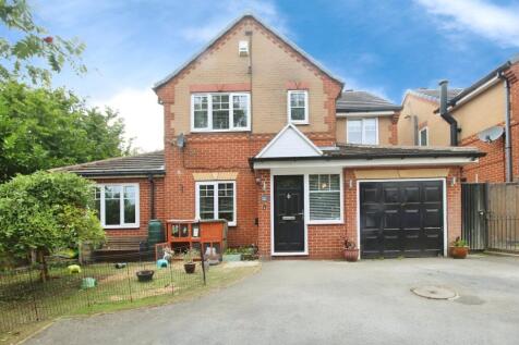 Martingale Drive, West Yorkshire LS10 4 bed detached house for sale