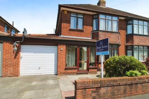 Willoughby Drive, Merseyside WA10 3 bed semi