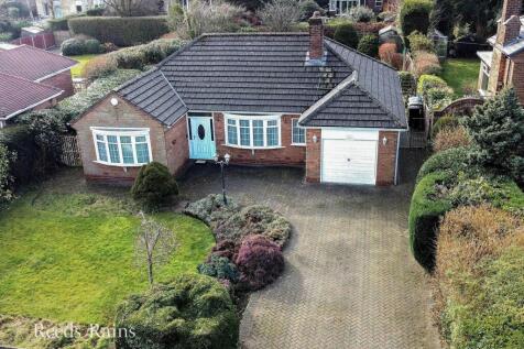 Harewood Avenue, Greater Manchester M33 3 bed bungalow for sale