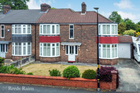 3 bedroom semi-detached house for sale
