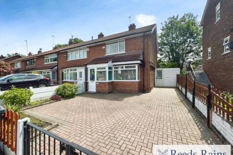 Seedley Terrace, Greater Manchester M6 2 bed end of terrace house for sale