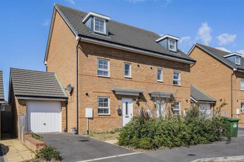 4 bedroom semi-detached house for sale