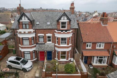 6 bedroom semi-detached house for sale