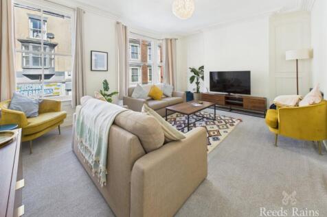 5 bedroom terraced house for sale