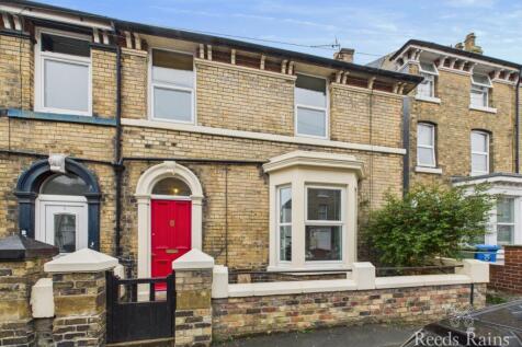 Norwood Street, North Yorkshire YO12 3 bed end of terrace house for sale
