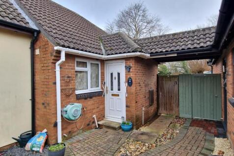 2 bedroom terraced bungalow for sale