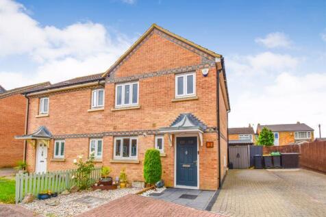 2 bedroom semi-detached house for sale