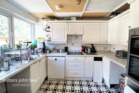 West Avenue, Northwich 3 bed detached house for sale