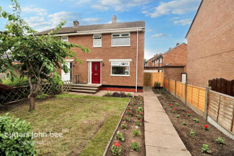 2 bedroom semi-detached house for sale