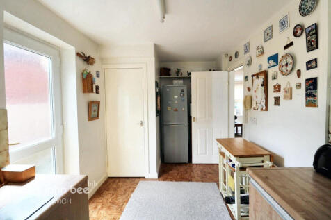 Moorlands Park, Northwich 3 bed detached house for sale