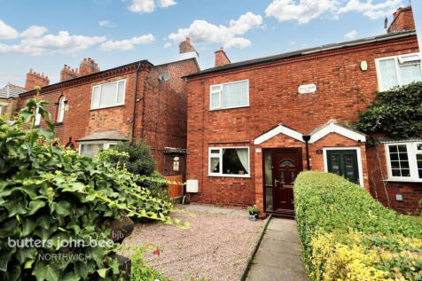 Manchester Road, Northwich 2 bed end of terrace house for sale
