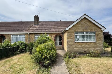 3 bedroom semi-detached bungalow for sale