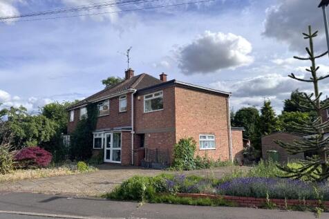 5 bedroom semi-detached house for sale