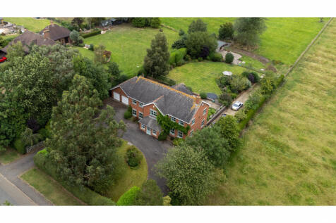 South Kilworth LE17 4 bed country house for sale