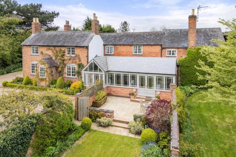 Burton Overy LE8 10 bed detached house for sale