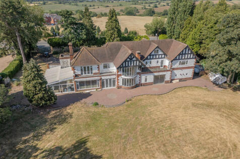 Leicester LE7 7 bed detached house for sale