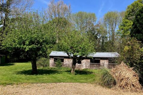 New Road, Tadley, RG26 4 bed property with land for sale