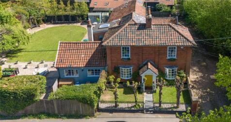 5 bedroom link detached house for sale