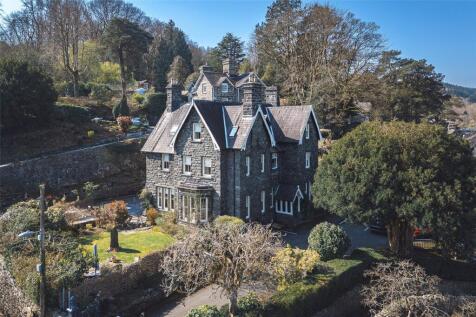 7 bedroom detached house for sale