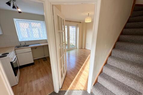 1 bedroom semi-detached house for sale