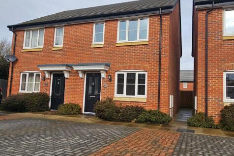 2 bedroom semi-detached house for sale