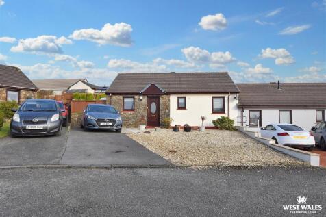 2 bedroom semi-detached bungalow for sale