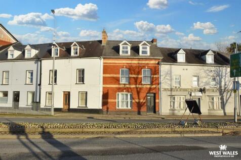 Haverfordwest 4 bed townhouse for sale