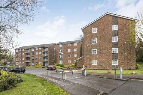 Somers Close, Reigate 2 bed apartment for sale