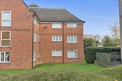 2 bedroom ground floor flat for sale