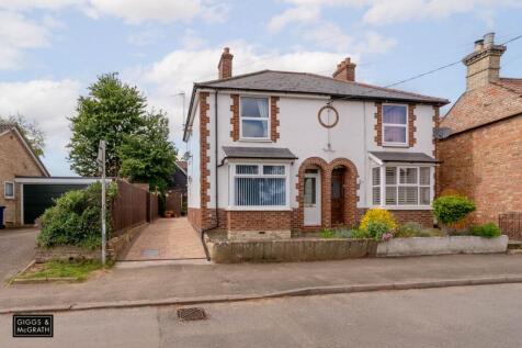 2 bedroom semi-detached house for sale