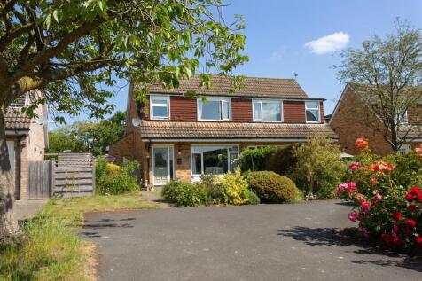 Castle Close, Wigginton, York 3 bed semi