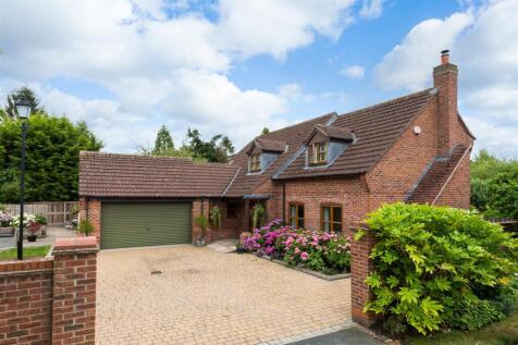Laurel Close, Earswick, York 4 bed detached house for sale