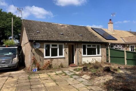 2 bedroom semi-detached bungalow for sale