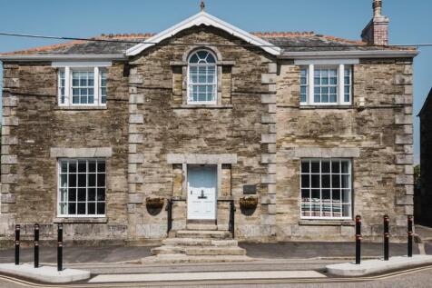 6 bedroom detached house for sale