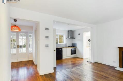 Coulsdon CR5 4 bed detached house for sale