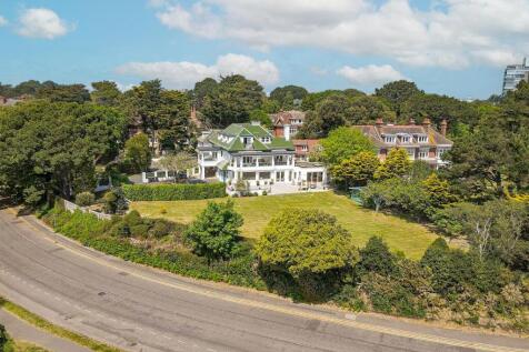 West Overcliff Drive, Bournemouth 2 bed flat for sale