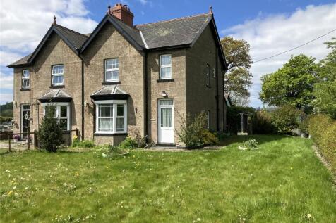 2 bedroom semi-detached house for sale